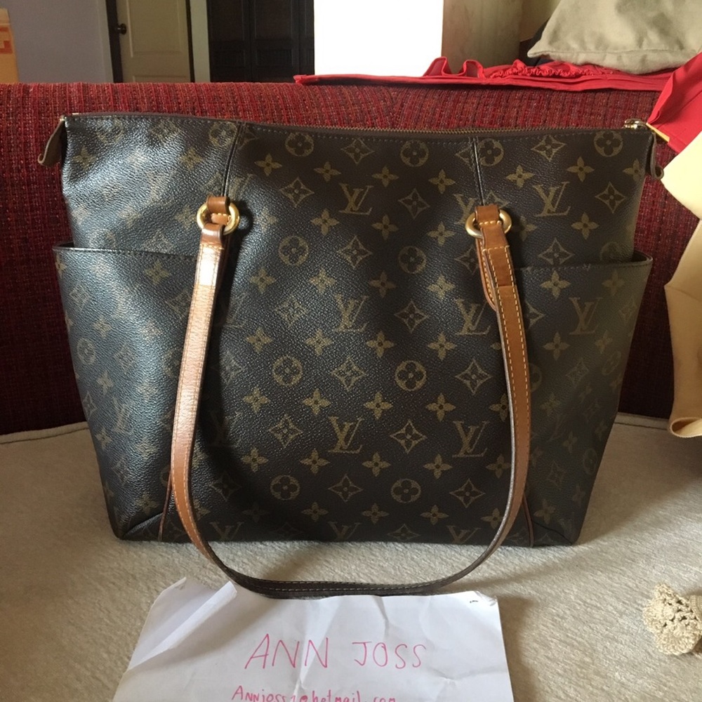 Authentic preowned lv totally mm